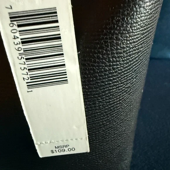 Antonio Melani Black Leather Tote Bag NWT w/ zipper pouch, and shoulder strap - Picture 2 of 8